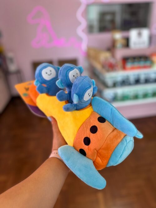 MORDEDOR PELUCIA GALAXIA NAVE: FOGUETE COM 3 MACACONAUTAS - Imagem 2